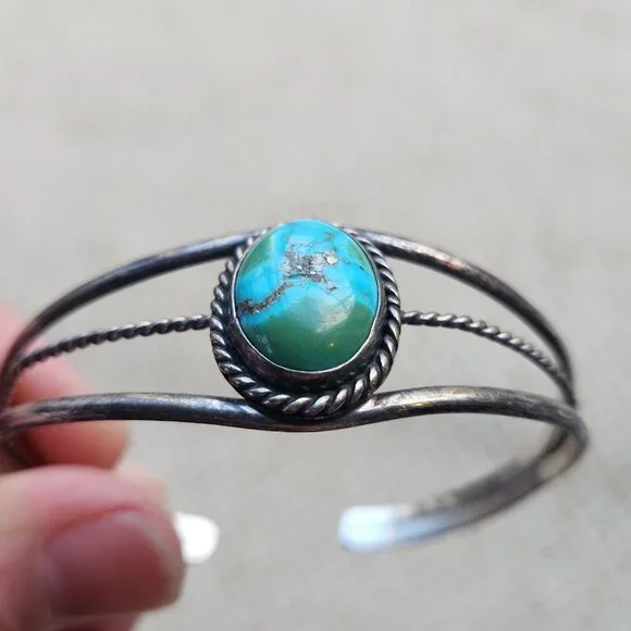 Vintage Navajo Oval Turquoise Green Stone Sterling Silver Cuff Twist Bracelet - Picture 3 of 9